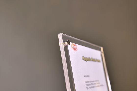 ডেস্কটপ 6 ইঞ্চি ডিজিটাল ফটো 4x6 অ্যাক্রিলিক ফ্রেম সঙ্গে স্ট্যান্ড Cutomized মেনু