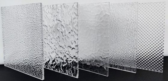 এক্সট্রুডেড ওয়েভ 3 মিমি 5 মিমি পুরু স্ট্রিপড ক্লিয়ার লিনিয়ার প্যাটার্ন অ্যাক্রিলিক শীট