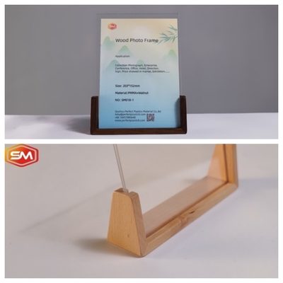 কাঠের বেস সহ A4 ক্লিয়ার ডেস্কটপ ক্লিয়ার অ্যাক্রিলিক ফটো ফ্রেম